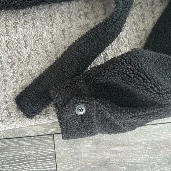 Uniqlo U Sherpa jacket with belt - Picture 11 of 14